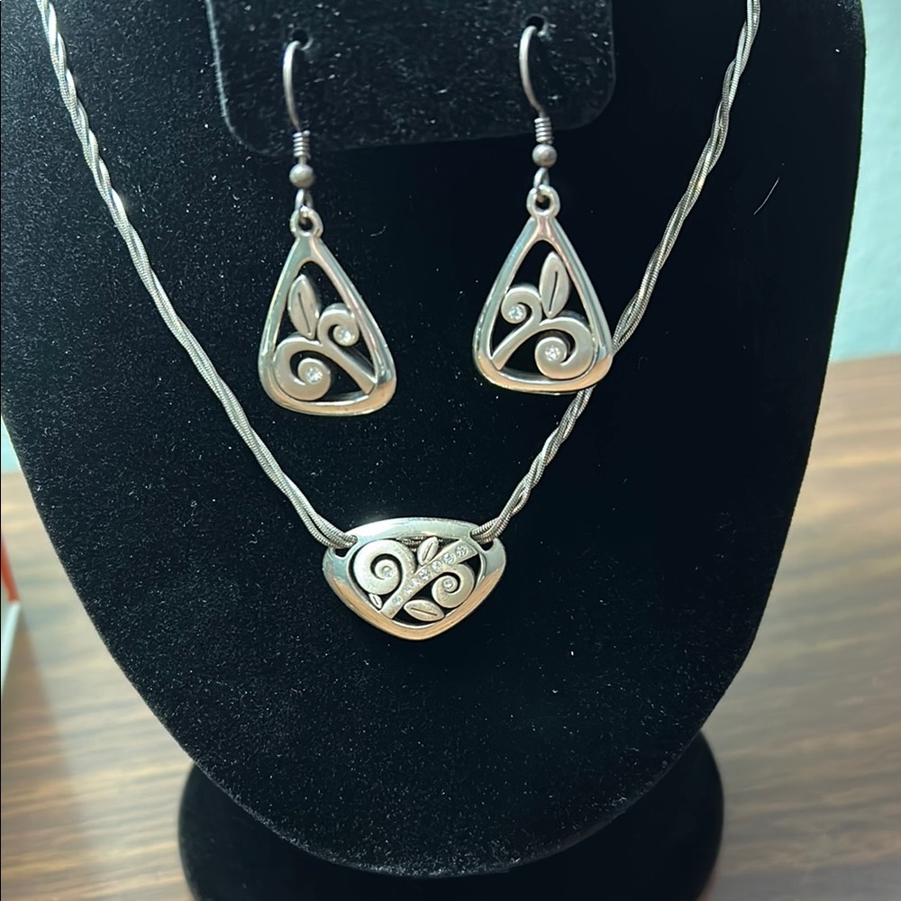 Elegant Brighton Silver Jewelry Set